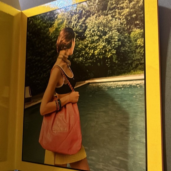 Chanel hard back coffee table book - Picture 5 of 5